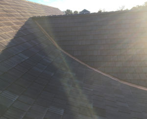 asphalt roof vs wooden roof
